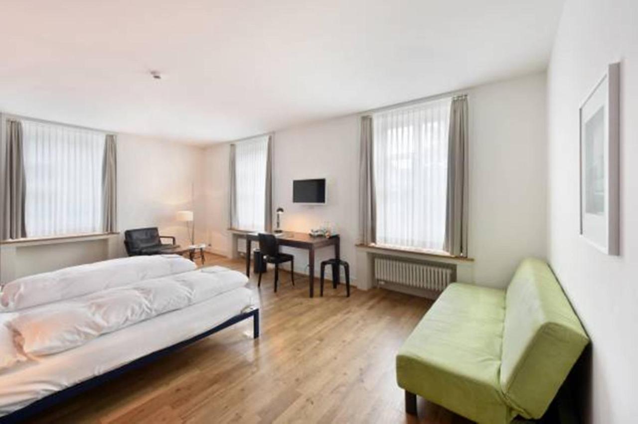 Binningen Hotel Im Schlosspark מראה חיצוני תמונה