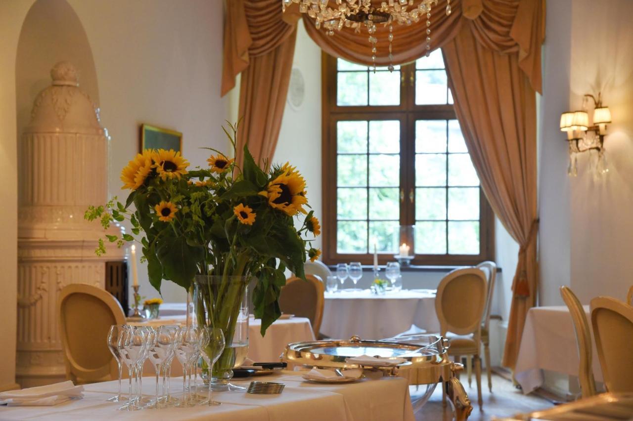 Binningen Hotel Im Schlosspark מראה חיצוני תמונה