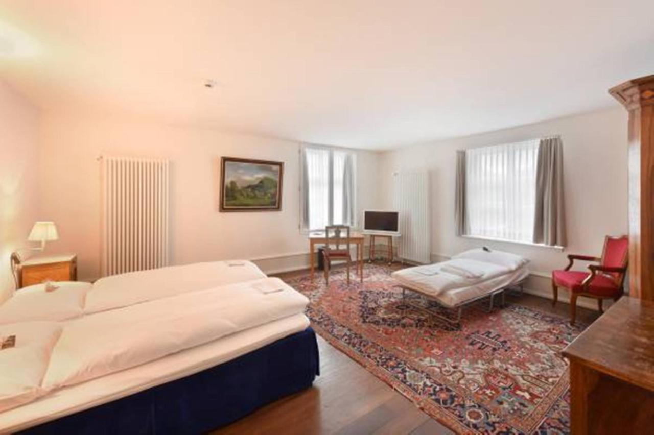 Binningen Hotel Im Schlosspark מראה חיצוני תמונה