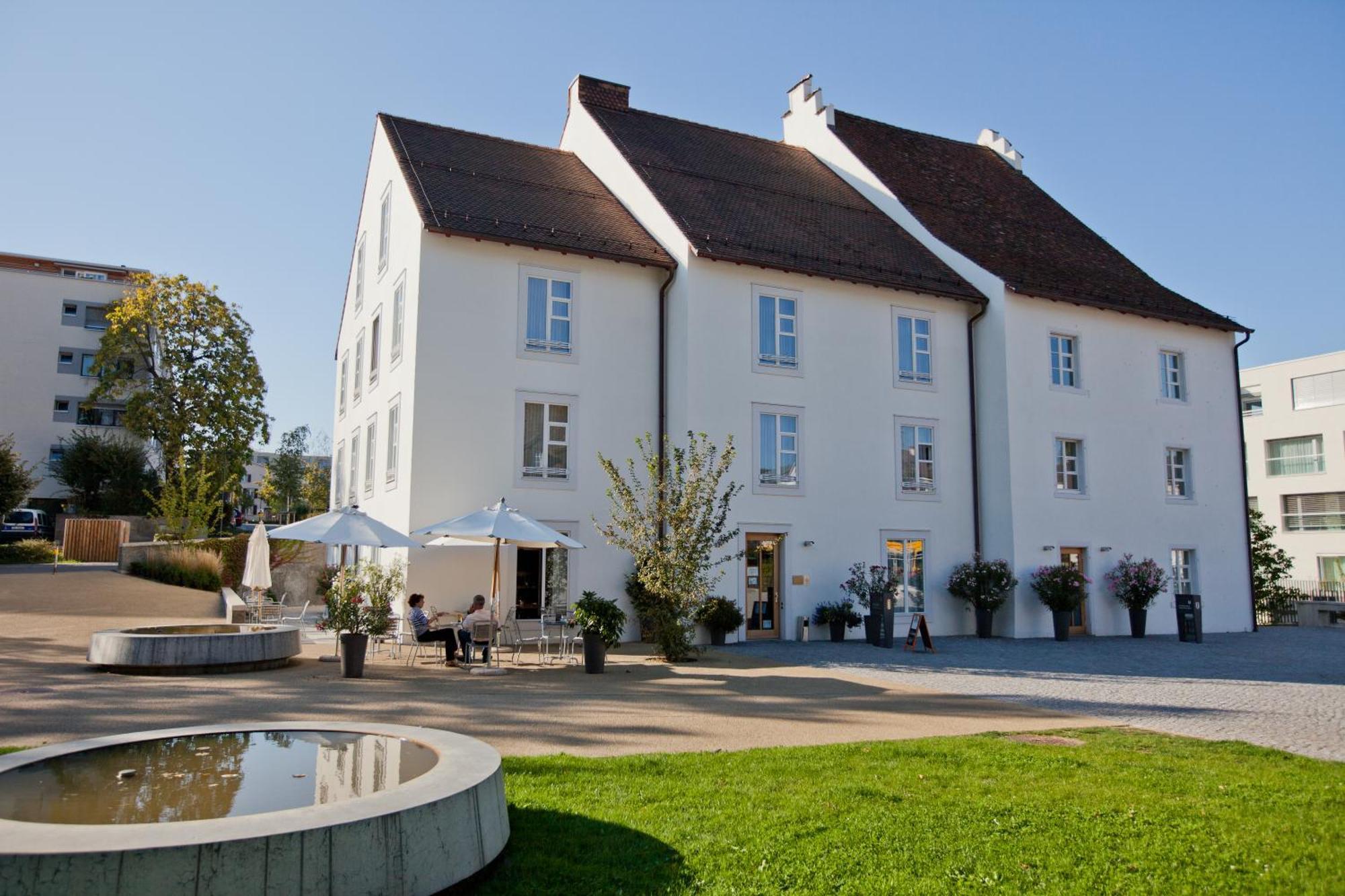 Binningen Hotel Im Schlosspark מראה חיצוני תמונה