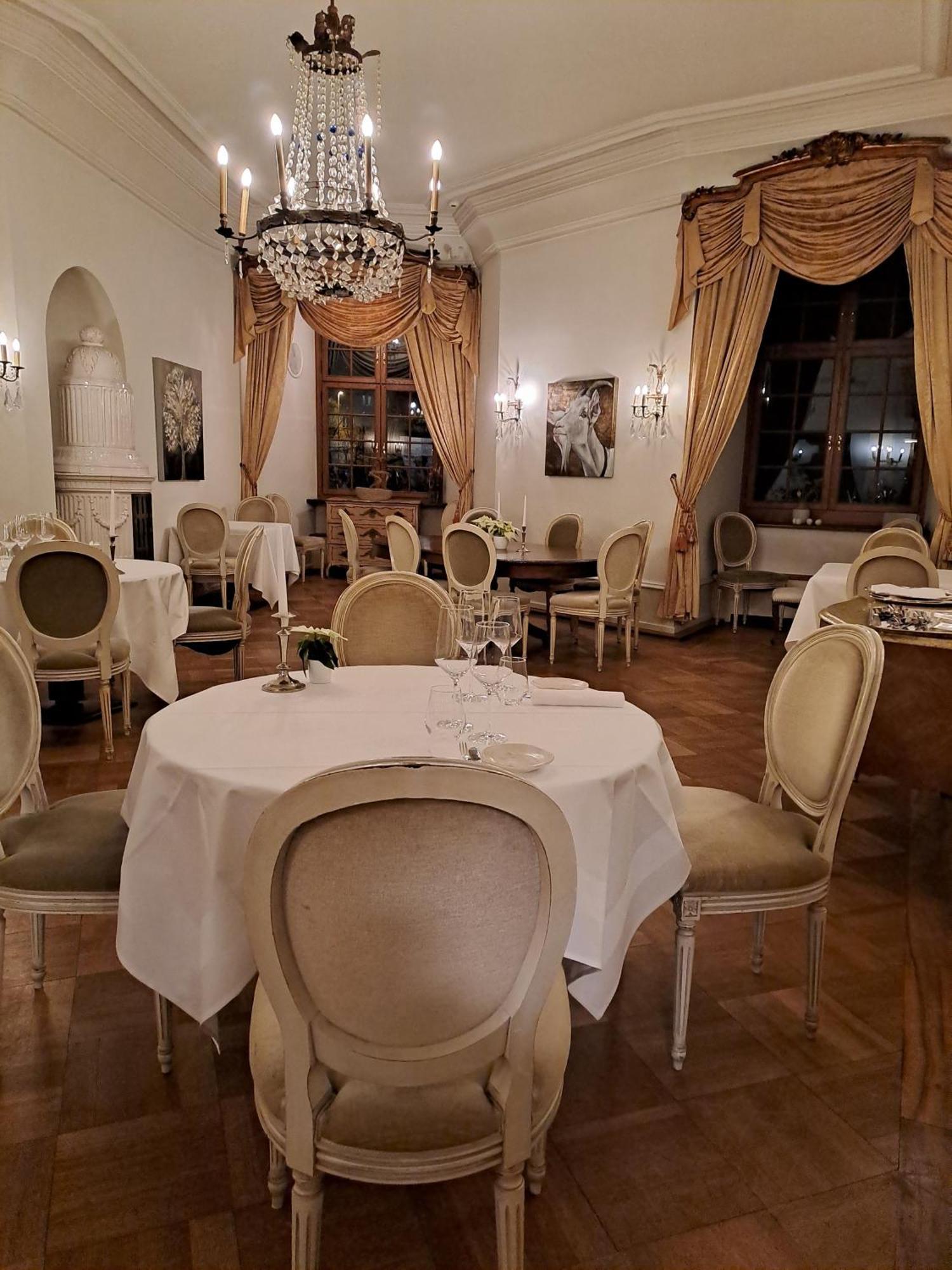 Binningen Hotel Im Schlosspark מראה חיצוני תמונה