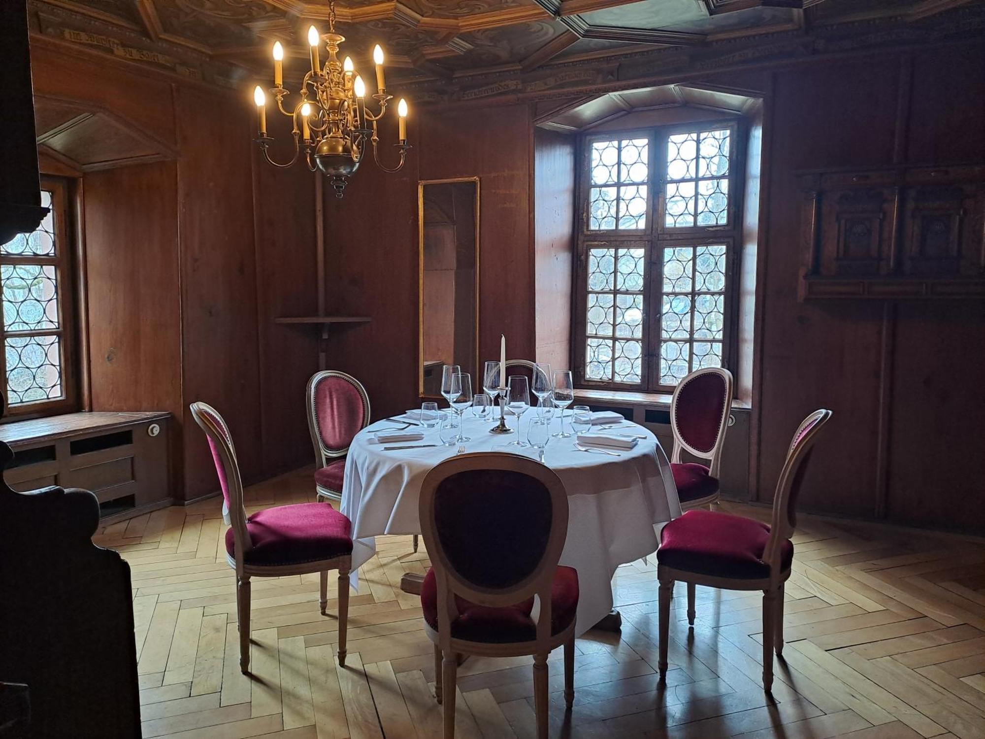 Binningen Hotel Im Schlosspark מראה חיצוני תמונה