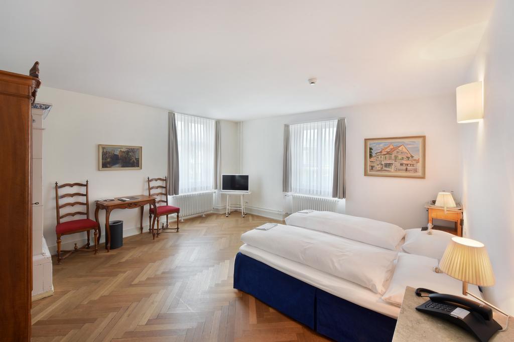 Binningen Hotel Im Schlosspark מראה חיצוני תמונה